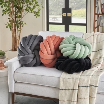 Mina Victory Sofia Infinite Knot 16" X 16" Indoor Throw Pillow 5 Mina Victory Sofia Infinite Knot 16" X 16" Indoor Throw Pillow - Image 3