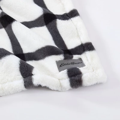 50"x60" Bunkhouse Plaid Reversible Throw Blanket - Eddie Bauer 8 50"x60" Bunkhouse Plaid Reversible Throw Blanket - Eddie Bauer - Image 7