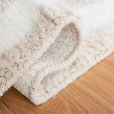 Casablanca CSB541 Hand Knotted Area Rug - Safavieh 5 Casablanca CSB541 Hand Knotted Area Rug - Safavieh - Image 3