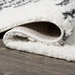 Elm Diamond Stripe Geometric Shag Indoor Area Rug - JONATHAN Y 19 Elm Diamond Stripe Geometric Shag Indoor Area Rug - JONATHAN Y -Home Decoration GUEST bd16acaf 2903 4776 9351 c7e7bd545981