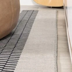 Vichy Geometric Striped Machine-Washable Indoor Area Rug - JONATHAN Y -Home Decoration GUEST ee1c65f9 d90b 420a 8a43 188321485c60